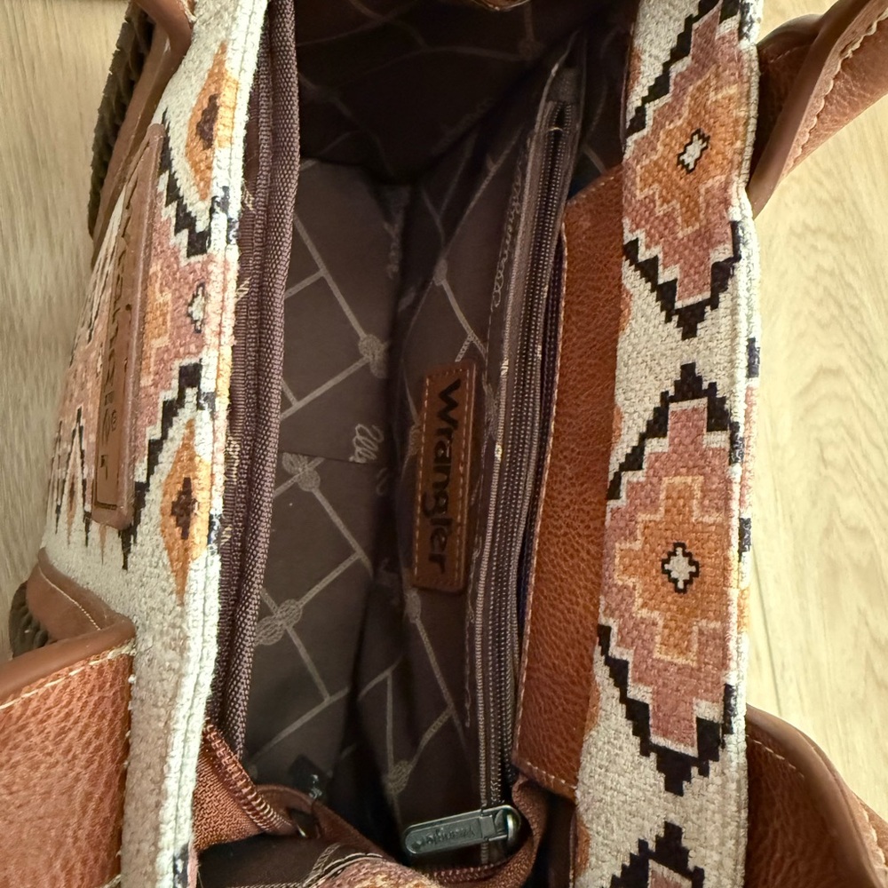 Wrangler Geometric Brown and Cream Tote - Picture 4 of 6